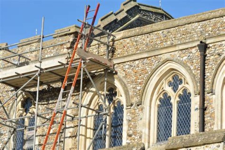 Can parish councils apply for grants?