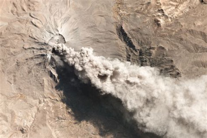 Can we predict volcanic eruptions?