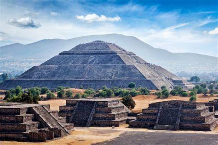 Can you visit tenochtitlan?