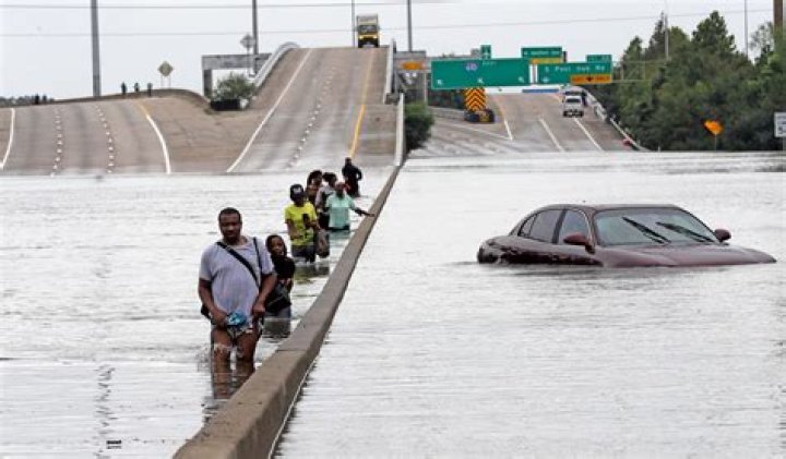 Did crosby flood during harvey?