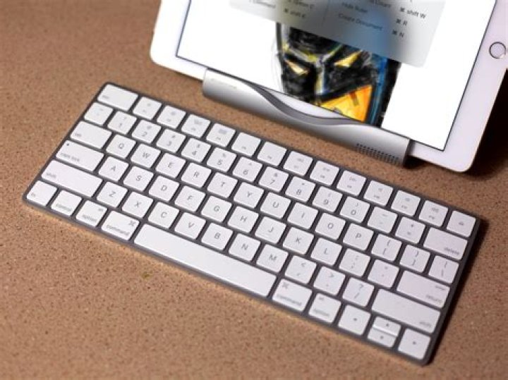 Does magic keyboard work with ipad?