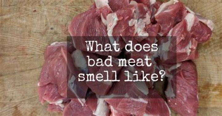 Does spoiled meat smell when cooked?