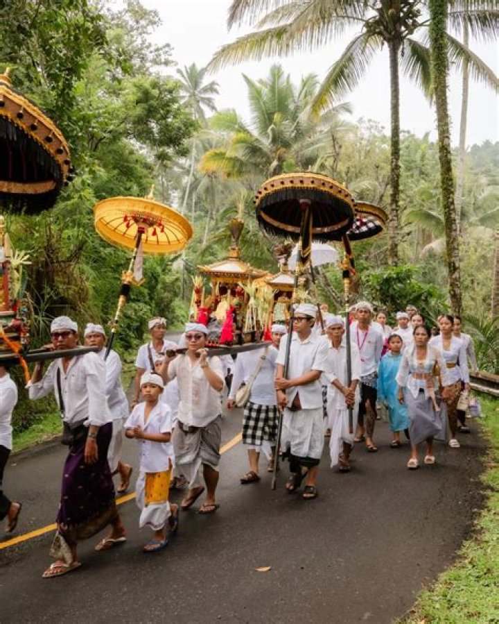 How is balinese hinduism different?