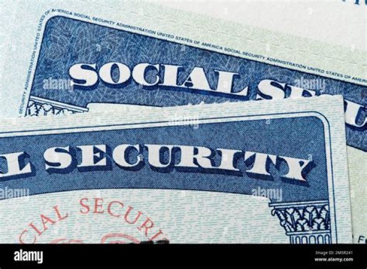 How issues social security cards?