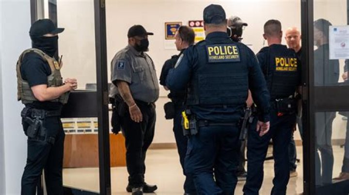 How long can ice detain someone?