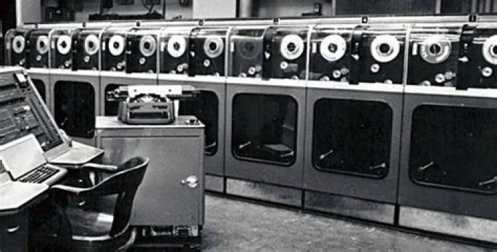 How much memory did the univac have?