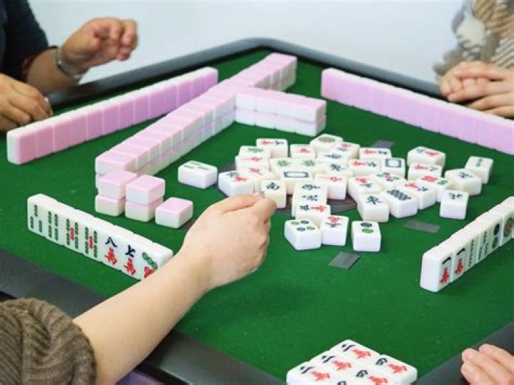 In mahjong when can you stop the charleston?