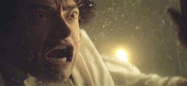 Is angier alive at the end of the prestige?