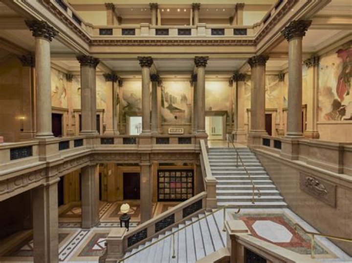 Were there museums in the 1800s?