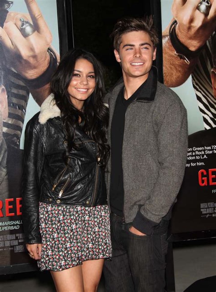 Were zac efron and vanessa hudgens together during hsm3?