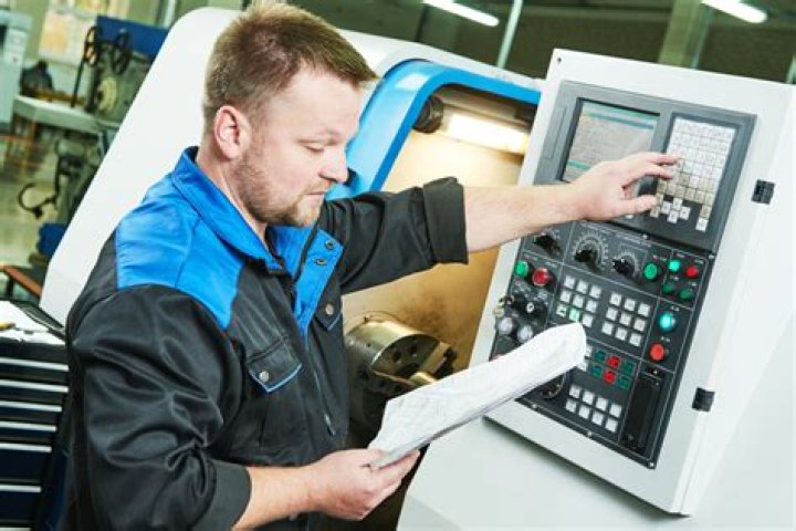 What is a cnc operator?