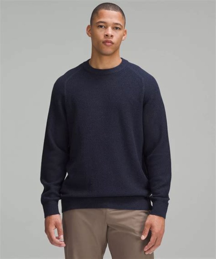 Whats a crew neckline?