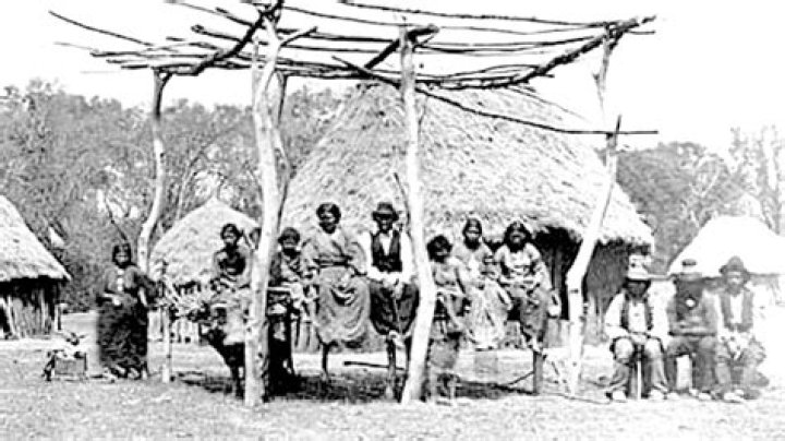 Where the atakapa nomadic or sedentary?