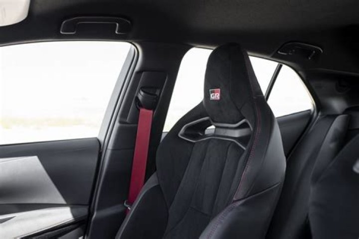 Which corolla trim has leather seats?