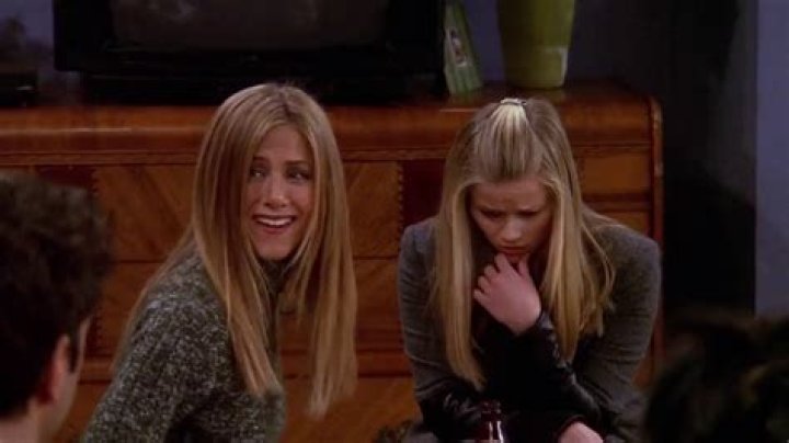 Who's rachel's sister in friends?
