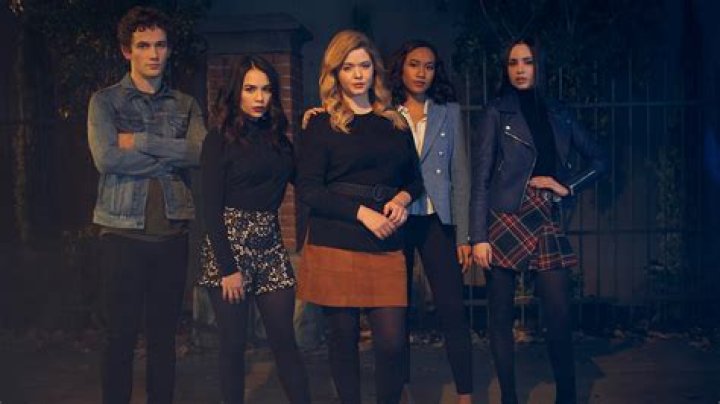 Who is the killer in pretty little liars the perfectionists?
