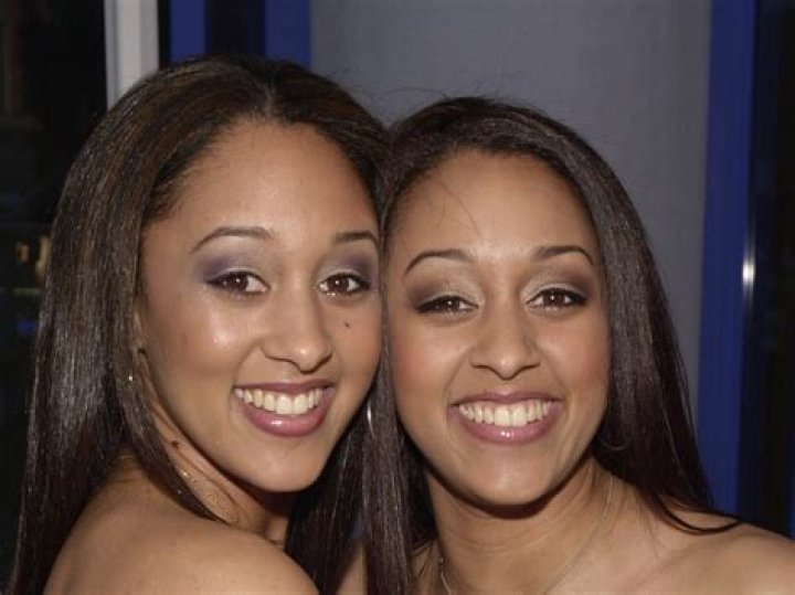 Whos older tia or tamera?