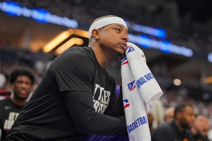 Why isaiah thomas isn't playing?